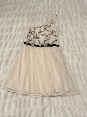 Olsenboye One Shoulder Ruffle Formal Dress